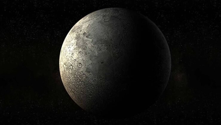 Çin, Ay’ın Karanlık Yüzüne İniş Yapmak için Hazırlanıyor