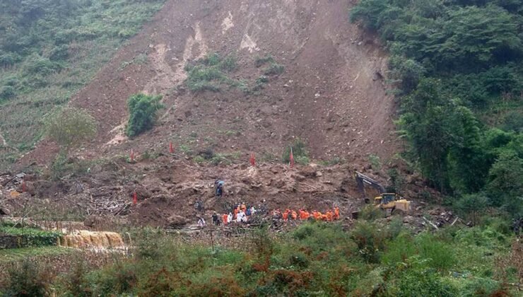 Çin’de Heyelan: 47 Kişi Mahsur Kaldı 