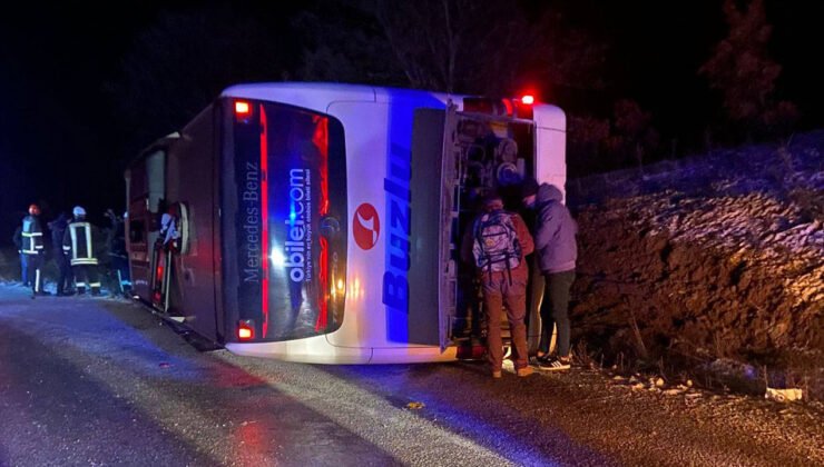 Yolcu Otobüsü, Gediz-Kütahya Kara Yolunda Devrildi