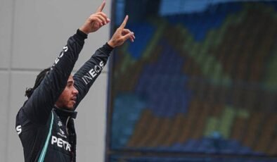 Lewis Hamilton 2025 Yılı için Ferrari ile Anlaşma Sağladı