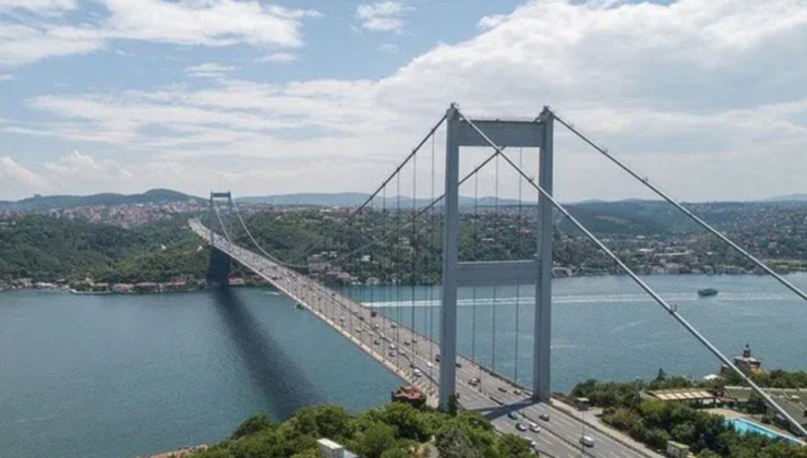 İstanbul Boğazı’nda Yolcu ve Kargo Gemileri Çarpıştı