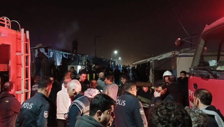 Hatay’da Konteyner Kentte Yangın