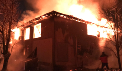 Sakarya Akyazı’da İki Katlı Evde Yangın Paniği