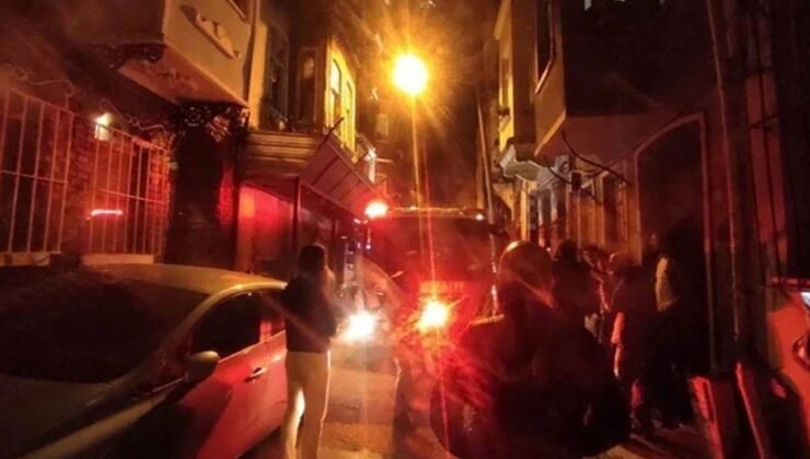 Beyoğlu’ndaki Bir Çatı Katında Yangın Çıktı