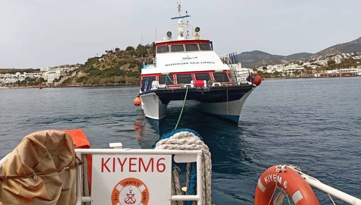 Bodrum Açıklarında Arıza Yapan Yolcu Teknesi Güvenli Bölgeye Çekildi