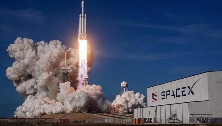 SpaceX, Uzaya 22 Starlink Uydusu Daha Fırlattı