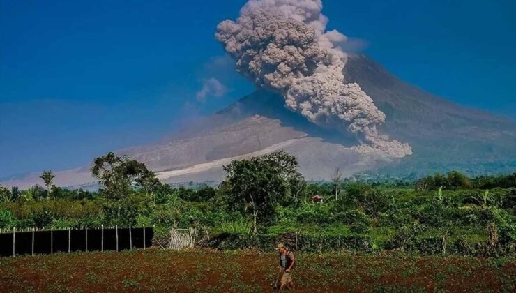 Endonezya’da Ruang Yanardağı Patladı, 828 Kişi Tahliye Edildi