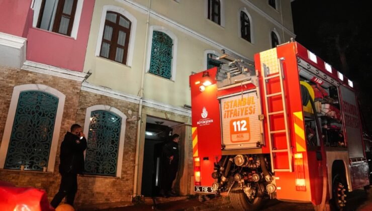 Fatih’te Bir Binada Yangın Paniği
