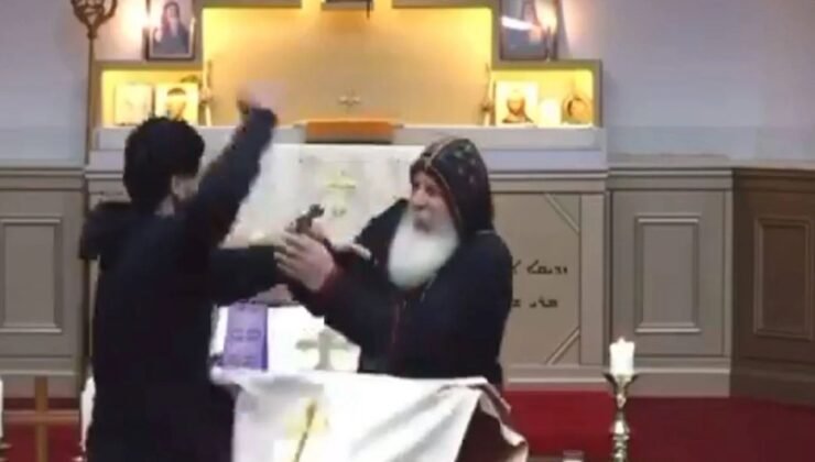 Kilisede Bıçaklı Saldırı