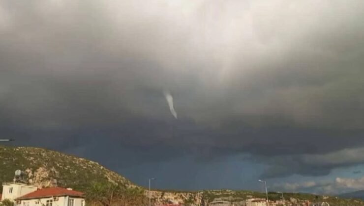 Hatay Samandağ’da Hortum Görüldü