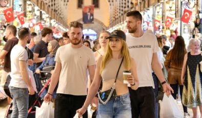 İstanbul’a Turist Akını Devam Ediyor