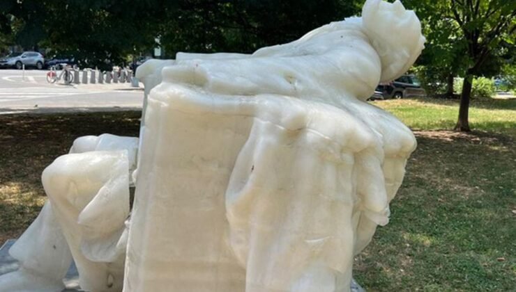 Lincoln Anıtı’nda Balmumu Heykeli Etkisi