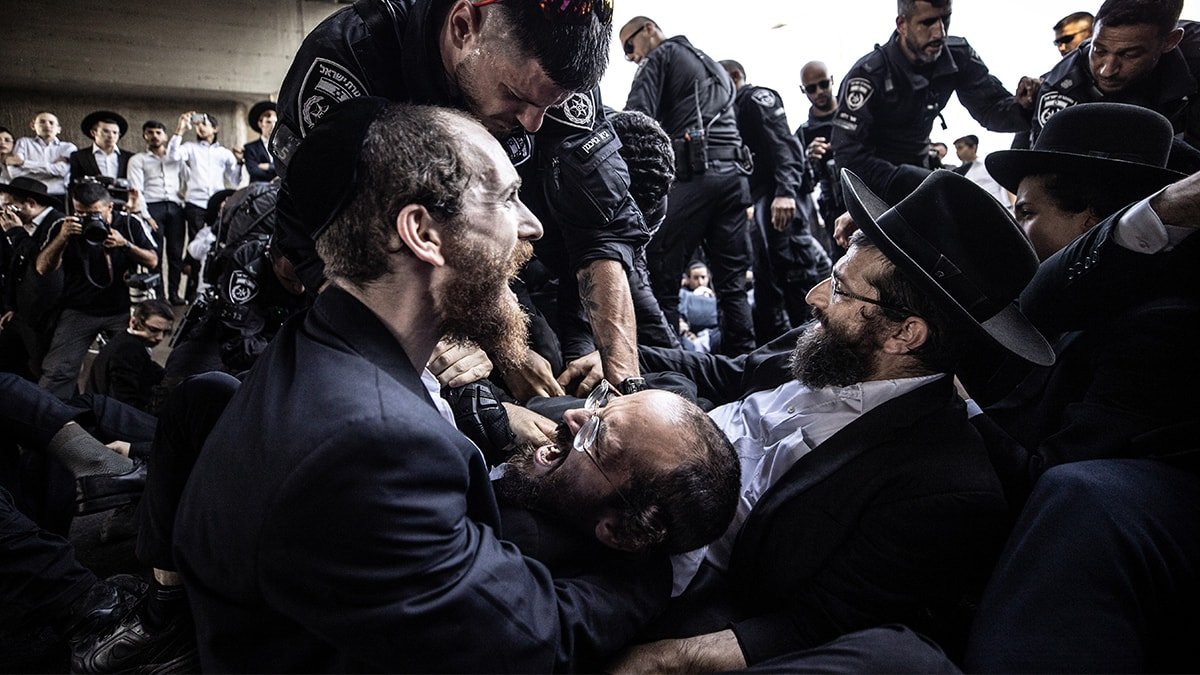 Ultra Ortodoks Yahudiler Zorunlu Askerlik Hizmetini Protesto Etti