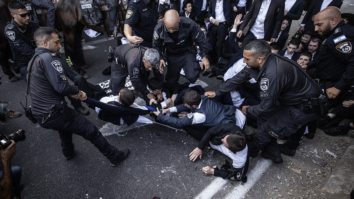 Ultra Ortodoks Yahudilerin Askerlik Protestosu