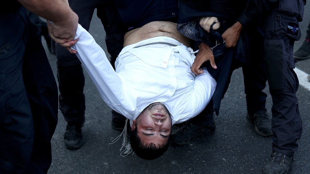 Ultra Ortodoks Yahudilerin Askerlik Protestosu