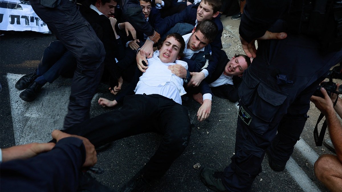 Yüksek Mahkemenin Zorunlu Askerlikten Muafiyet Kararı