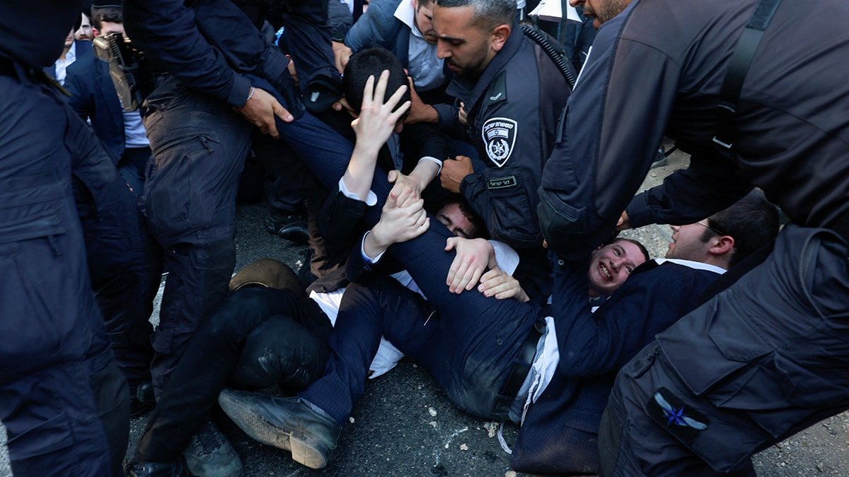 Ultra Ortodoks Yahudilerin Askerlik Protestosu