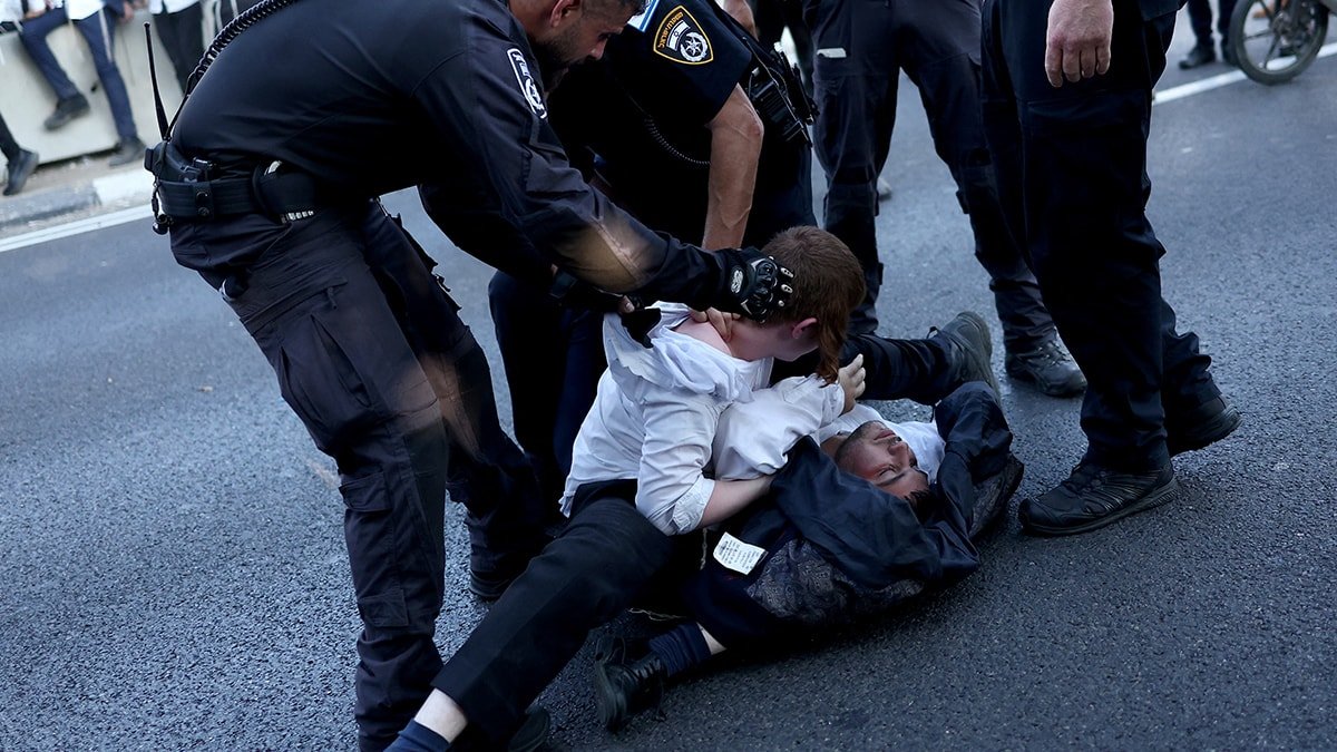 Ultra Ortodoks Yahudilerin Askerlik Protestosu