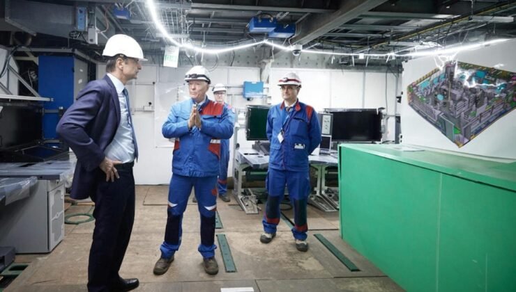 Yunanistan Başbakanı Miçotakis’ten Fransa Ziyareti ve Türkiye Açıklamaları