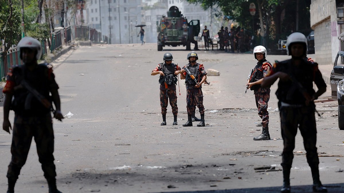 Bangladeş'te Kamu Sektörü Kontenjanları İçin Protestolar ve Sokağa Çıkma Yasağı