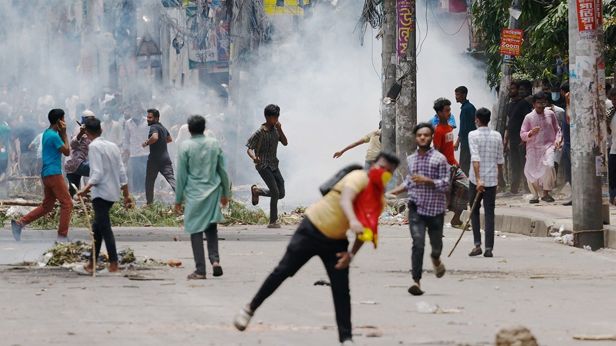 Bangladeş'te Kamu Sektörü Kontenjanları İçin Protestolar ve Sokağa Çıkma Yasağı