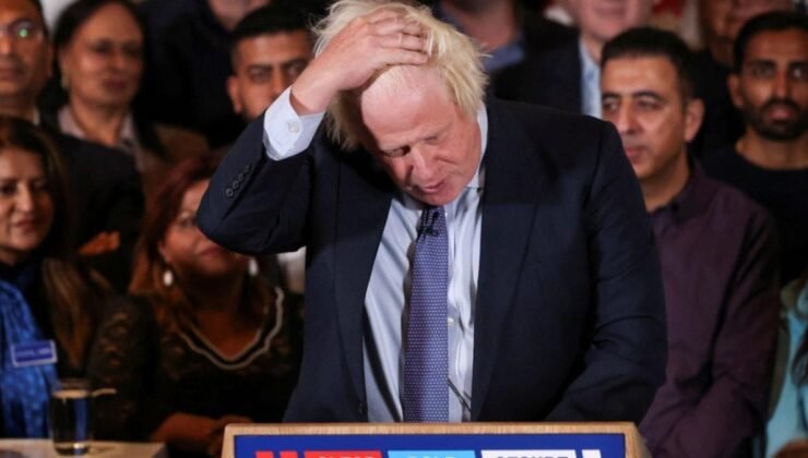 Boris Johnson: Propaganda Ustası mı, Liderlik Yeteneği mi?