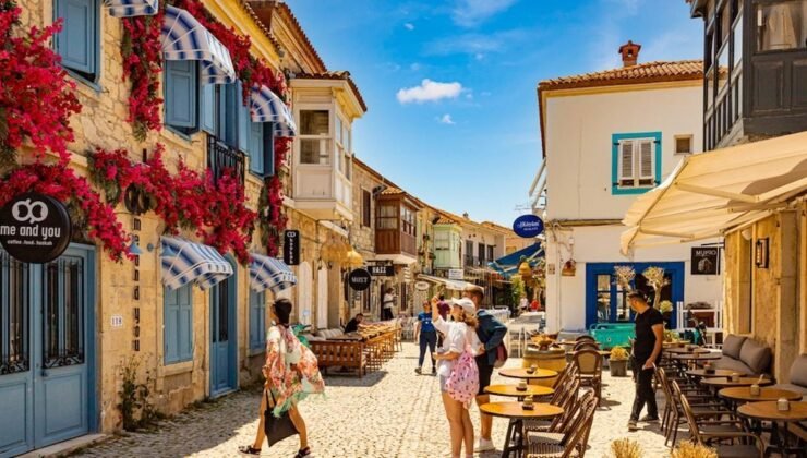 Tatil Paketi Fiyatlarındaki Değişimler ve Yerli Turistlerin Tercihleri