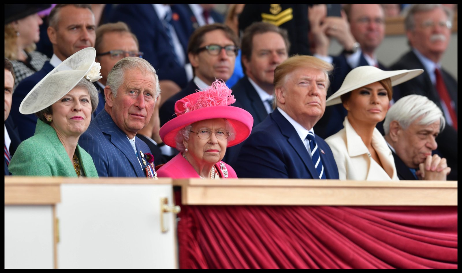 Donald Trump Kraliçe II. Elizabeth'in Biyografisine Tepki Gösterdi