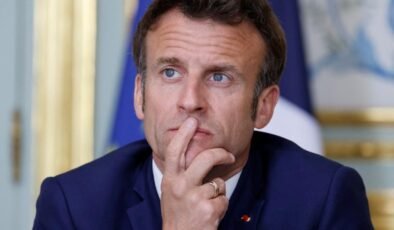 Fransa’da Siyasi Gelişmeler: Macron’a Azil Tehdidi