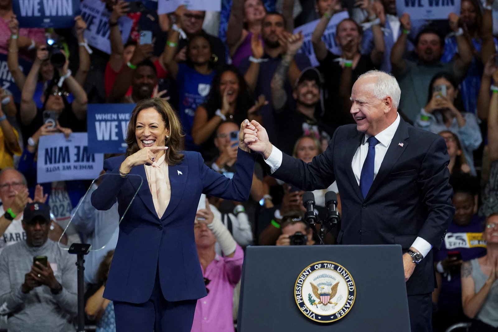 Kamala Harris ve Tim Walz'un Seçim Mitingi