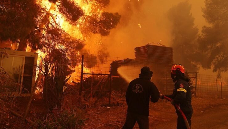 Yunanistan’da Yangınlarla Mücadelede Hükümet Eleştirileri