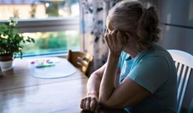 Alzheimer Hastalığı: Belirtileri, Risk Faktörleri ve Tedavi Seçenekleri