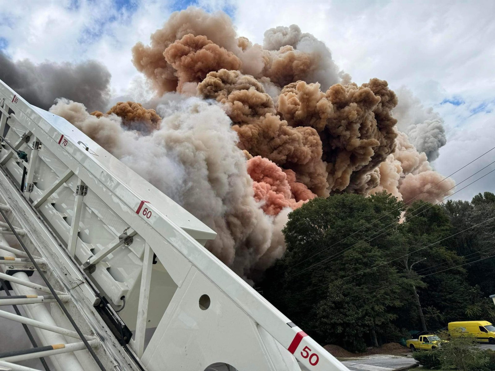 Georgia'daki Kimyasal Fabrikada Yangın