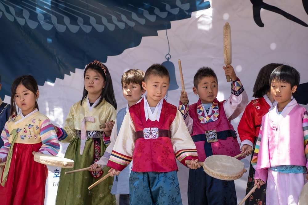 Güney Kore'deki İnsan Hakları İhlalleri ve Zorla Evlatlık Verme Skandalları