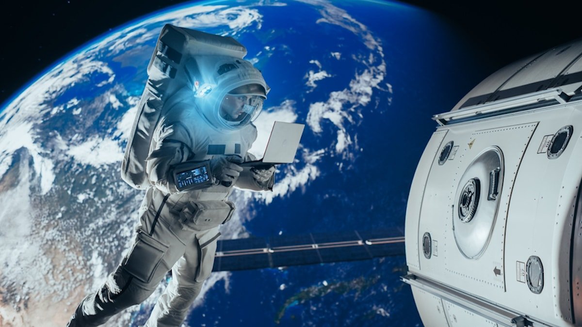 Uzay İstasyonları ve Yörüngede Tatiller