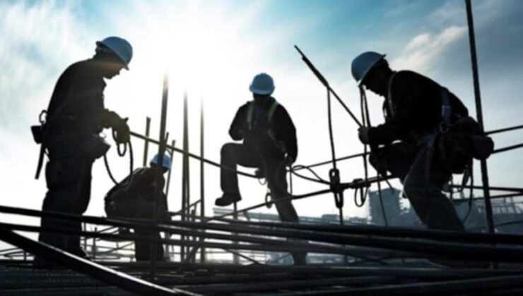 Asgari Ücret ve Emekli Aylıklarındaki Düşüş: Ekonomik Zorluklar