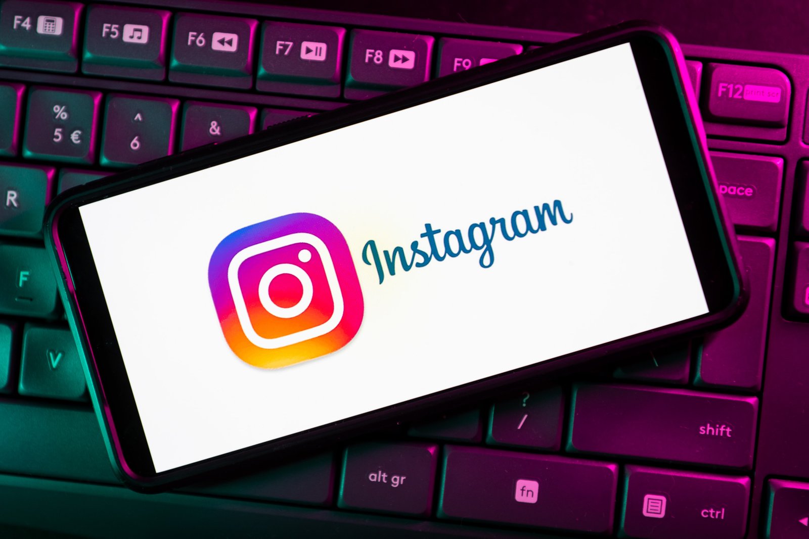 Instagram'dan Genç Kullanıcıları Koruma Önlemleri