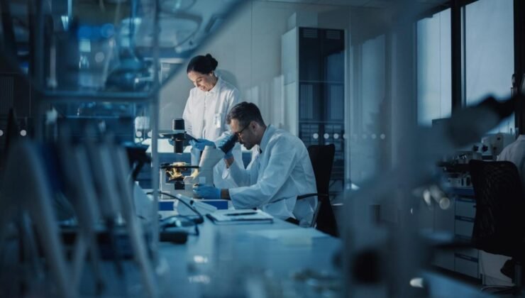 23andMe İşten Çıkarma ve Yeniden Yapılandırma Sürecine Giriyor