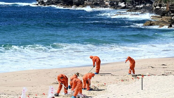 Sydney’in Gizemli Siyah Toplarının Kaynağı Ortaya Çıktı