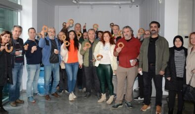 Adana Tabip Odası’ndan Sağlık Emekçileri İçin Simitli Eylem