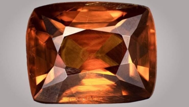 Kyawthuite: Doğanın Eşsiz Hediye ve En Nadir Mineral