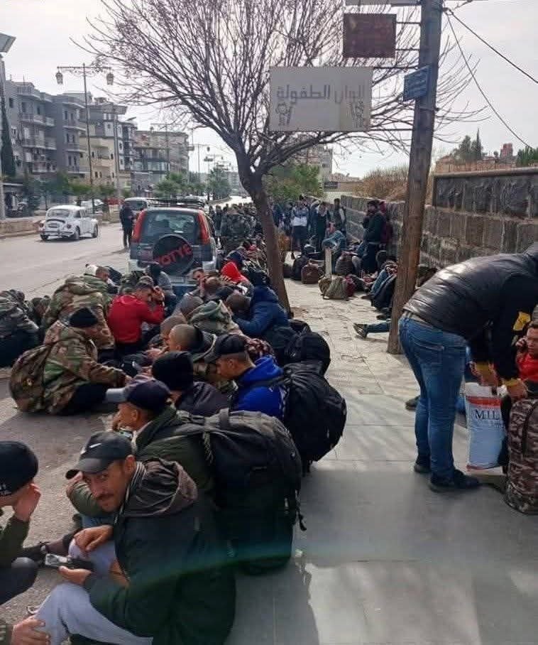 Suriye'de Silah Bırakma Süreci ve Yeni Yönetim