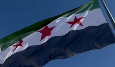 Suriye’nin Yeni Bayrağı: Anlamı ve Tarihi Süreci