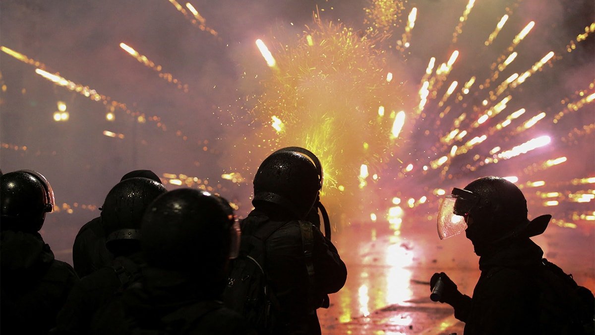 Tiflis'te AB ile Müzakerelerin Askıya Alınmasına Protestolar Devam Ediyor