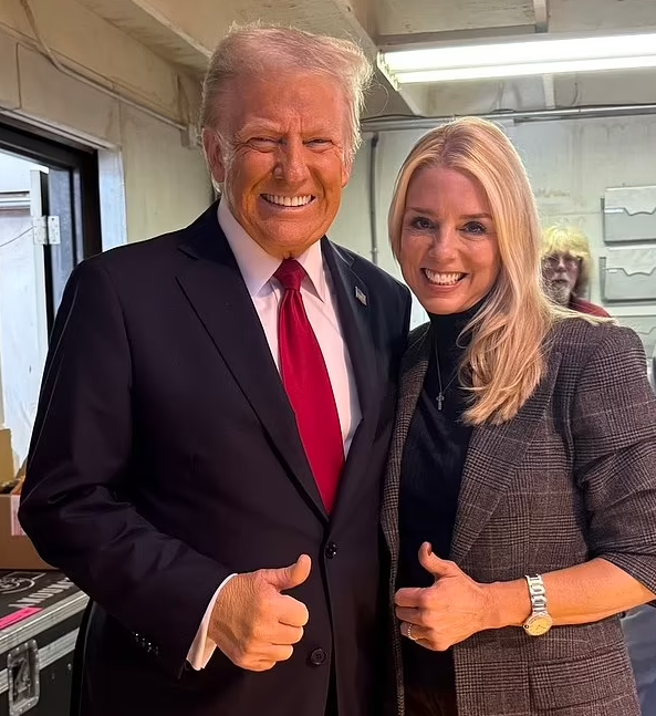 Donald Trump ve Yeni Kabinesi: Pamela Bondi'nin Yükselişi