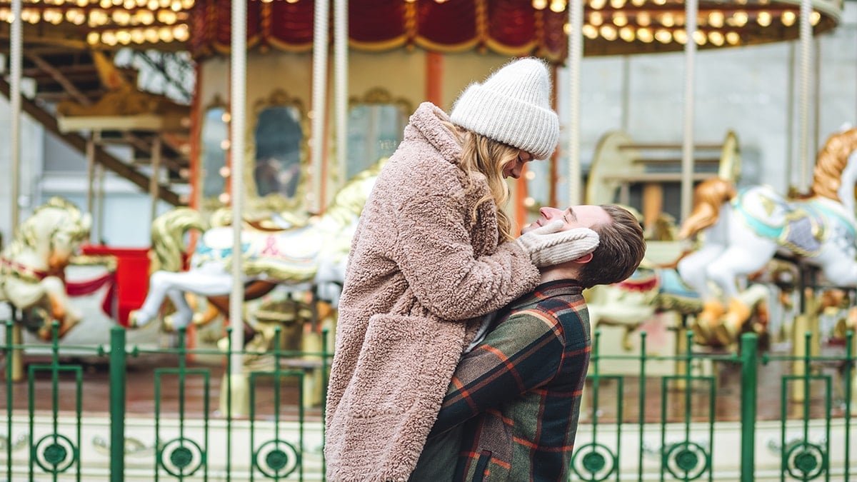 Flört Stratejilerinde Bilimsel Yaklaşımlar: Yardım İstemek ve Romantik İlgi