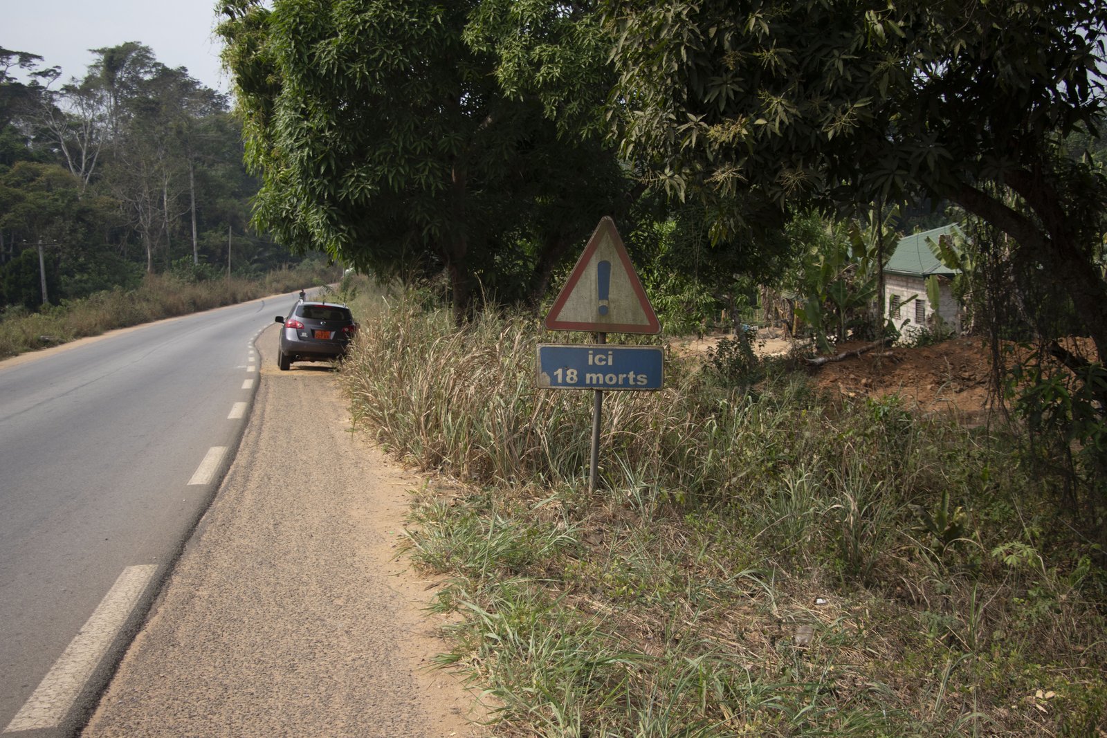 Kamerun'da Ölüm Levhaları ile Trafik Güvenliği Uygulamaları