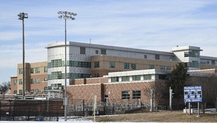 Virginia’da Trans Kadın İfadesiyle Çocukların Soyunma Odasına Girdi