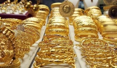 Yüksek Enflasyon Döneminde Altın Yatırımı: Kuyumcu mu, Banka mı?