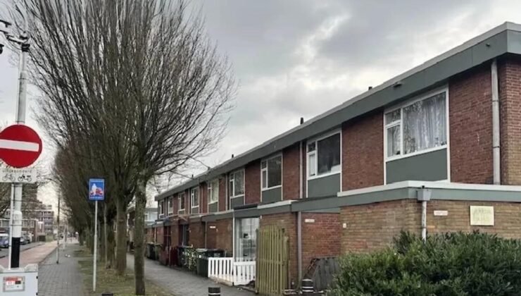 Zaandam’da Cami Yakınında Escort Şirketi Ruhsatı Verildi